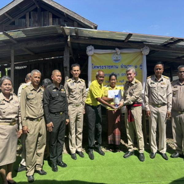 ปศุสัตว์จังหวัดบุรีรัมย์จัดพิธีรับมอบโคพระราชทาน