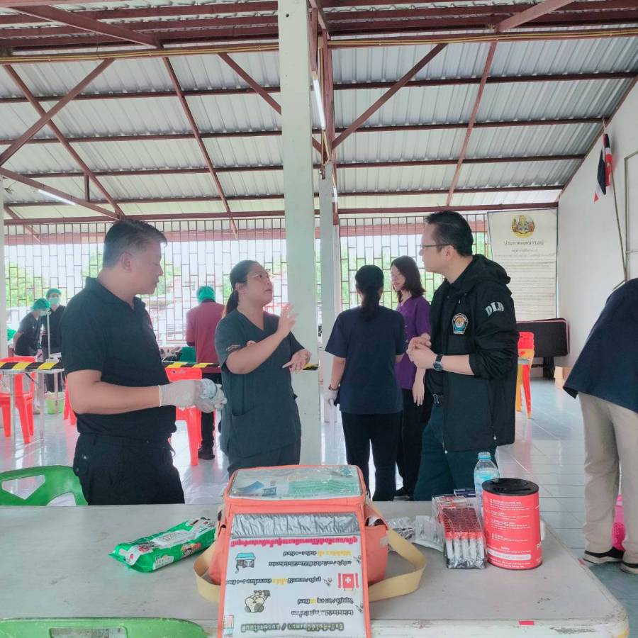 ปศุสัตว์เขต 3 ลงพื้นที่ สนับสนุนทำหมัน-ฉีดวัคซีนสุนัขและแมว เพื่อควบคุมโรคพิษสุนัขบ้า อ.ศีขรภูมิ จ.สุรินทร์ 