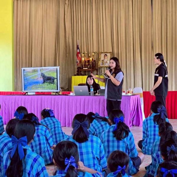 ปศุสัตว์อุบลฯประชาสัมพันธ์และสร้างความรับรู้เรื่องโรคพิษสุนัขบ้าในสถานศึกษา พื้นที่อำเภอเหล่าเสือโก้ก