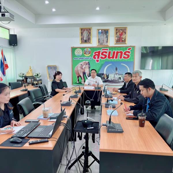 ปศุสัตว์จังหวัดสุรินทร์ หารือแนวทางเยียวยาเกษตรกรตามโครงการธนาคารโค-กระบือเพื่อเกษตรกร ตามพระราชดำริ  หลังได้รับผลกระทบจากสถานการณ์ชายแดน’’